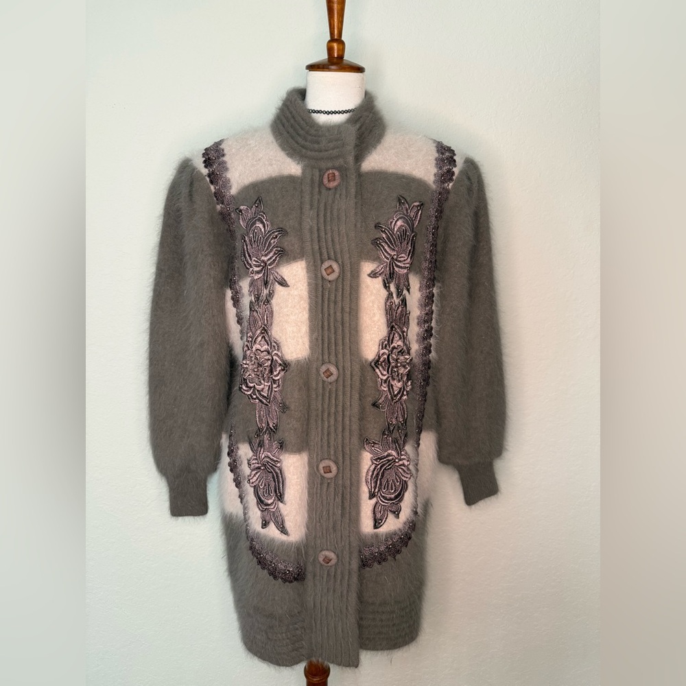Elegant Vintage Gray Floral Women's Cardigan